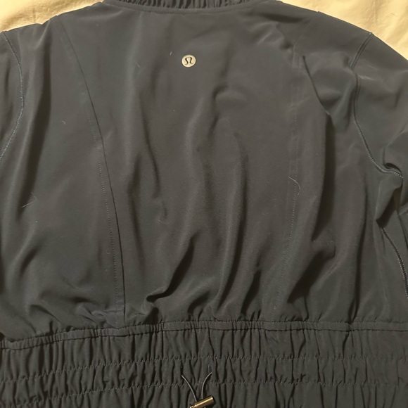 Lululemon jacket sz 6. Color is a dark navy. Perfect condition! - Picture 3 of 5